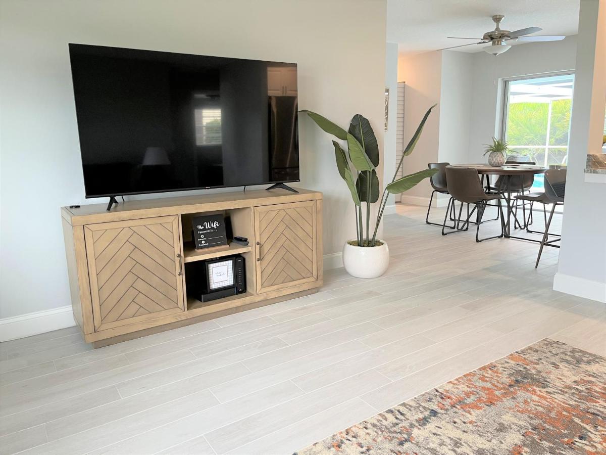 Beautiful Modern Home In Jensen Beach With Heated Pool Near Downtown And Beaches Exterior foto